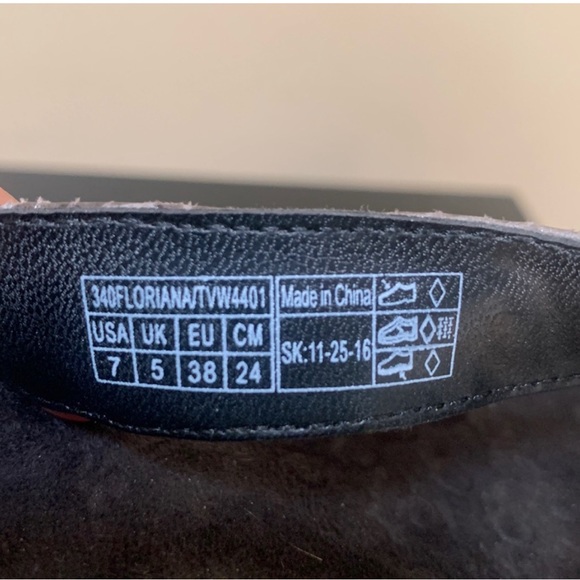 Vionic Florian’s Grey Snake size 7 - Picture 2 of 4